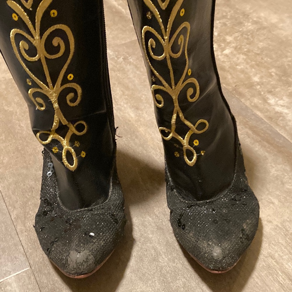Disney princess shoes 👠 two pairs👠